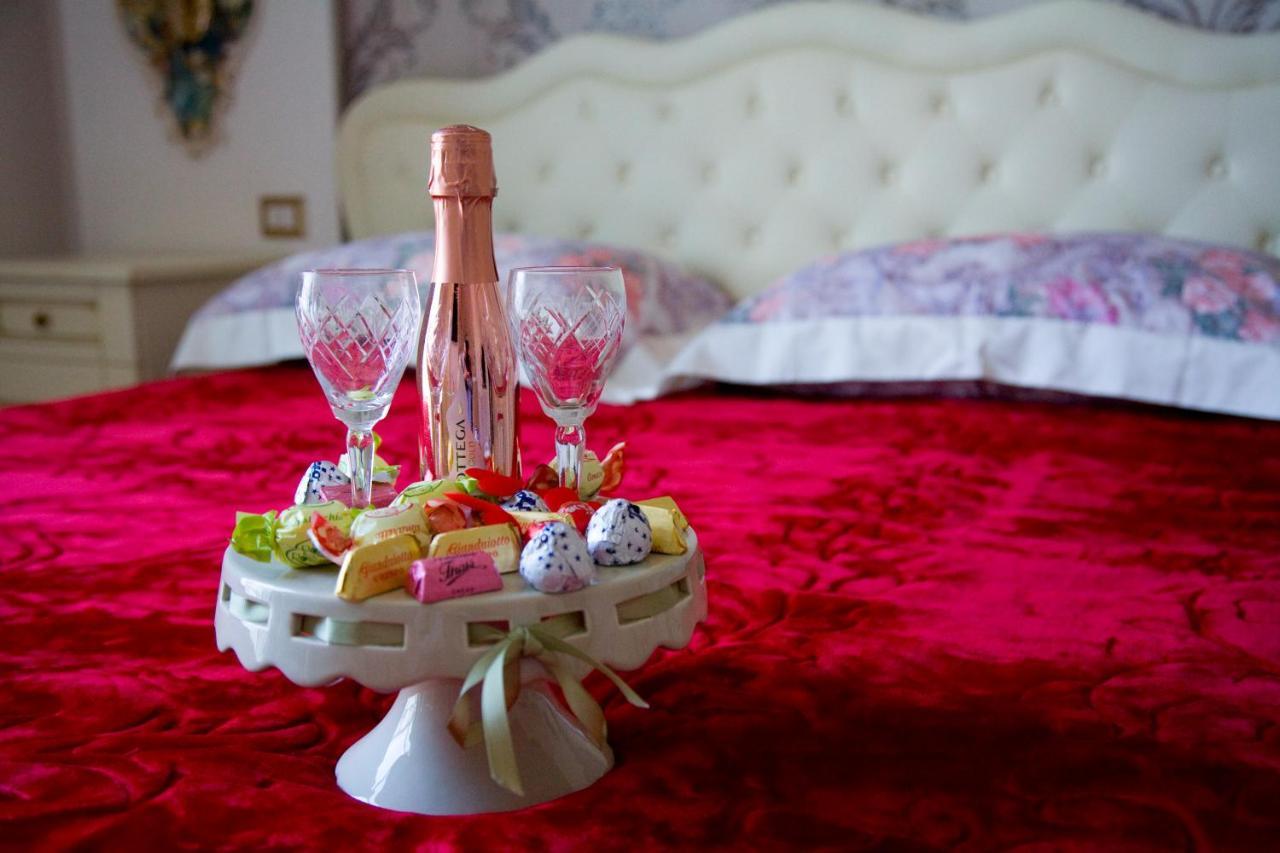 Gold94 Bed and Breakfast Napels Buitenkant foto