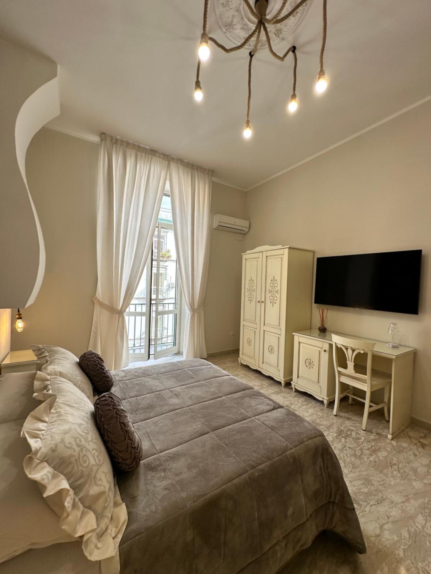 Gold94 Bed and Breakfast Napels Buitenkant foto