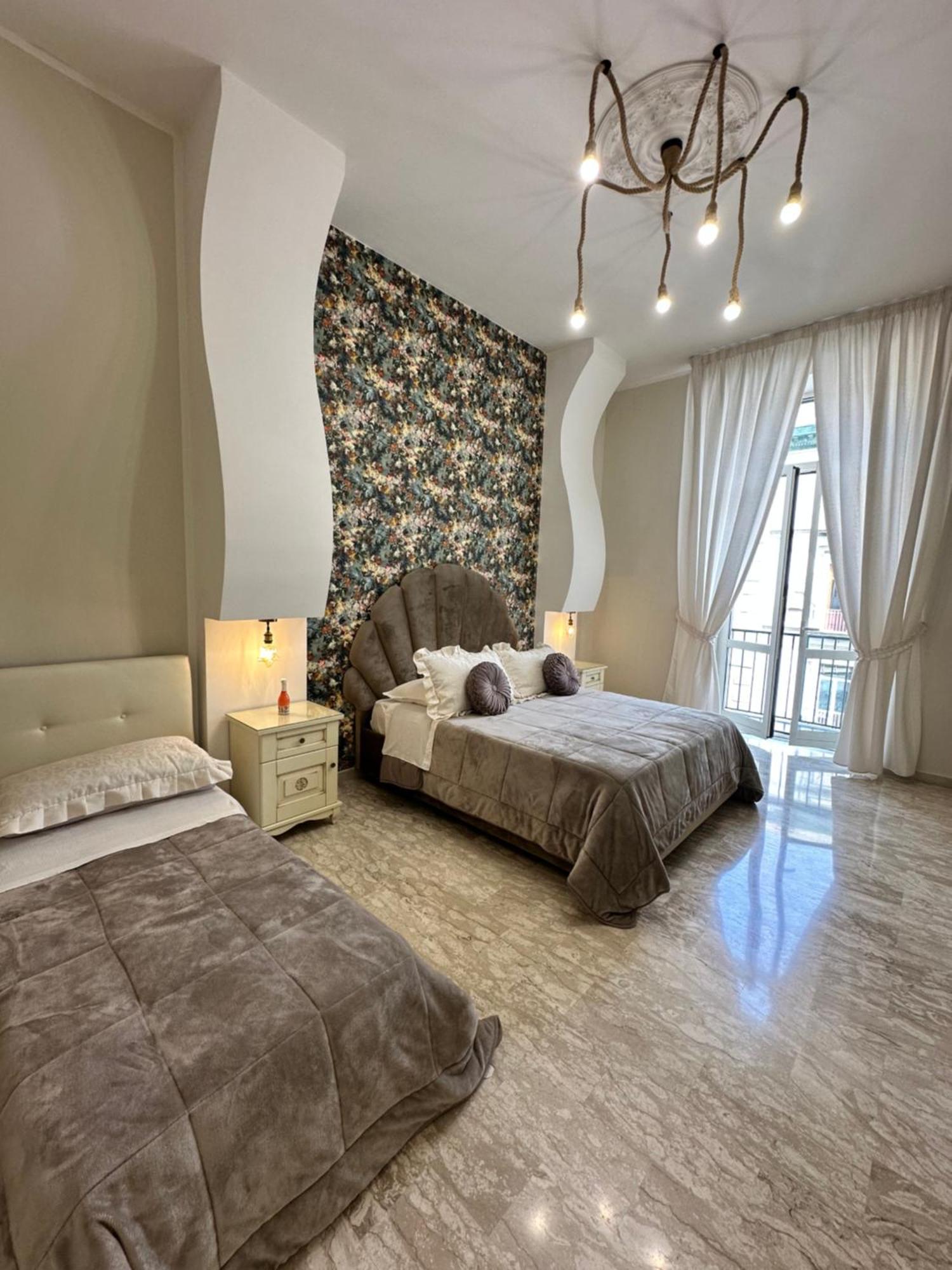 Gold94 Bed and Breakfast Napels Buitenkant foto
